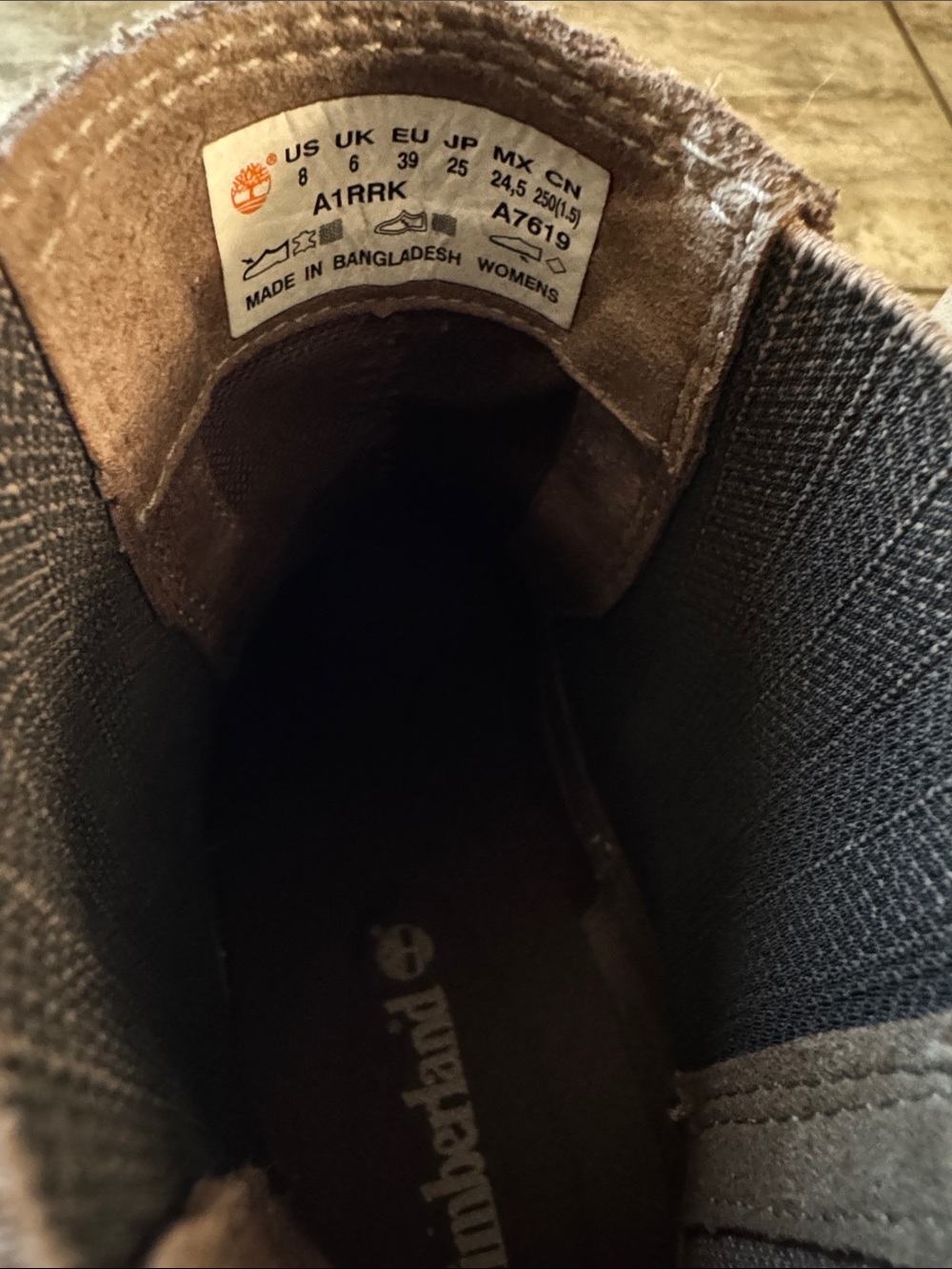 Timberland Women's Light Beige Chelsea Lug Boots - Picture 6 of 7